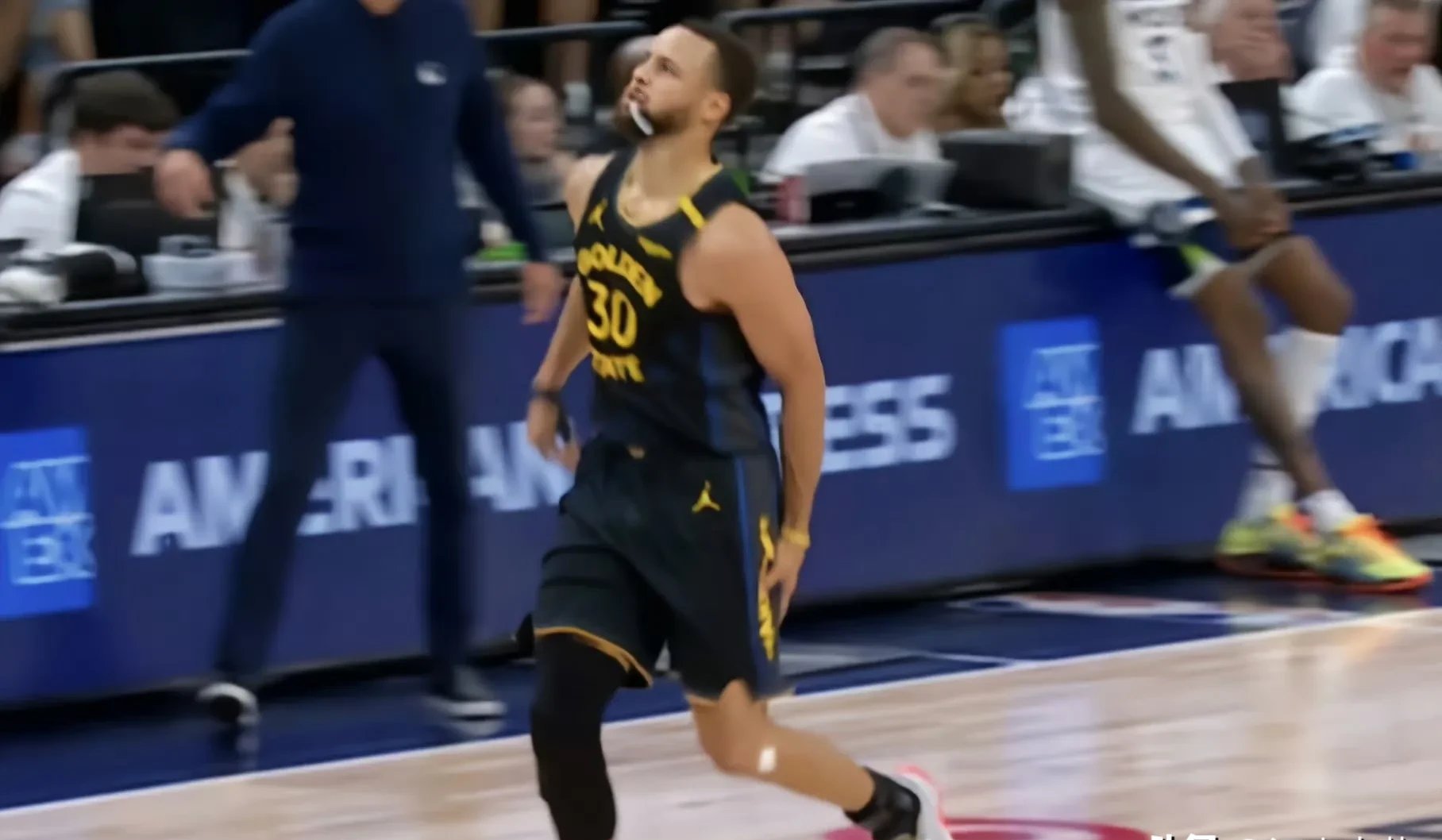 九游下载- 朝鲜发射导弹经过日本上空 