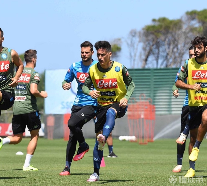 九游体育-包含法甲倒计时，那不勒斯今晨状态回暖，细节引发关注，悬念犹存，球队文化再被提及的词条